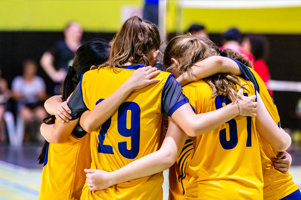 Jogadoras de vôlei em torneio do Club Teams.