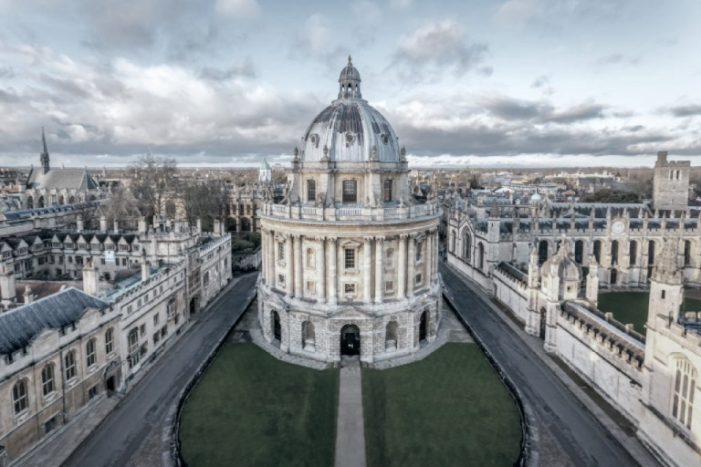Imagem aérea da Universidade Oxford.